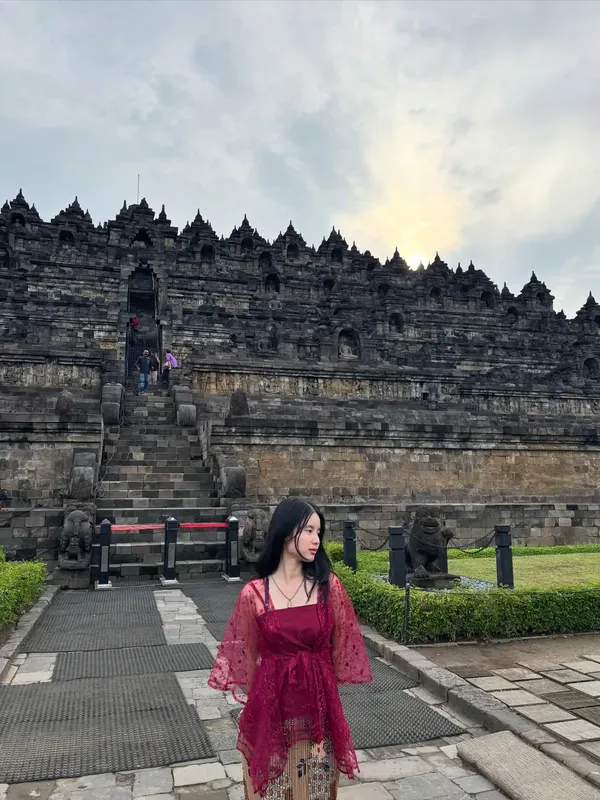Borobudur visitor photo 2