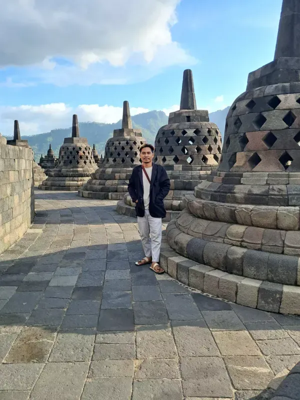 Borobudur visitor photo 3
